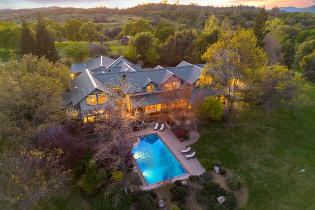 16096 Perimeter Rd, Grass Valley, CA 95949