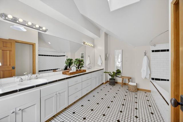 16096 Perimeter Rd, Grass Valley, CA 95949