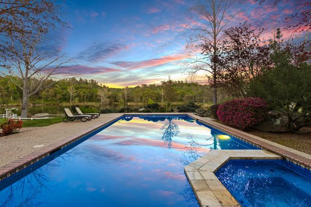 16096 Perimeter Rd, Grass Valley, CA 95949