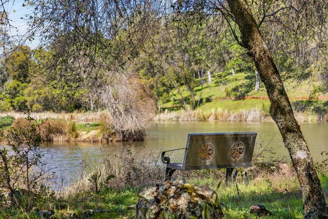 16096 Perimeter Rd, Grass Valley, CA 95949