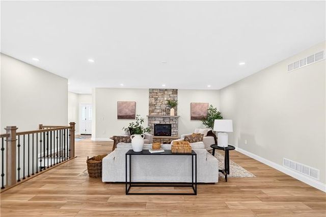 1167 VALLEY CLUB 115, Penn Twp, PA 15642