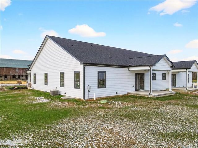 1167 VALLEY CLUB 115, Penn Twp, PA 15642