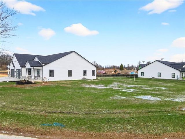 1167 VALLEY CLUB 115, Penn Twp, PA 15642