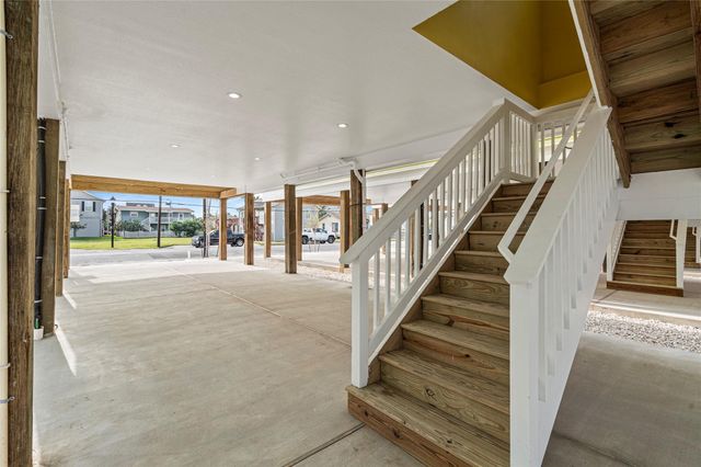 1106 62nd St, Galveston, TX 77551