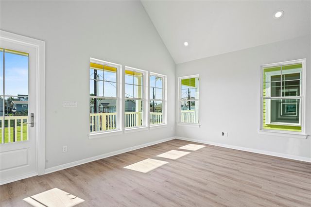 1106 62nd St, Galveston, TX 77551
