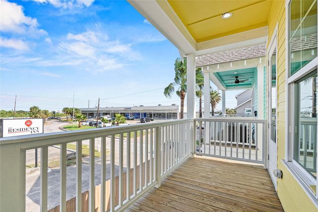 1106 62nd St, Galveston, TX 77551