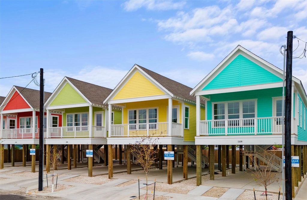 1106 62nd St, Galveston, TX 77551