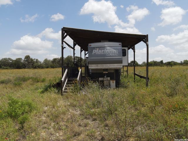 468 MASKE RD, Somerset, TX 78069