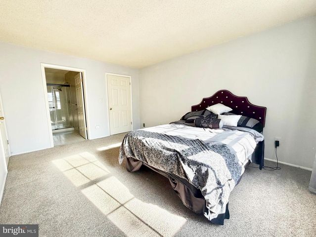 82 VERSAILLES CT, Hamilton, NJ 08619