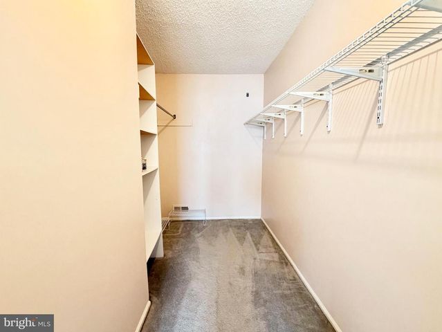 82 VERSAILLES CT, Hamilton, NJ 08619