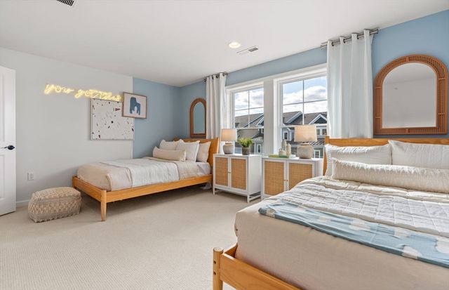 12 Emerald Run 63, Shrewsbury, MA 01545