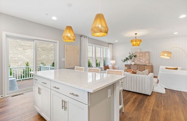 12 Emerald Run 63, Shrewsbury, MA 01545