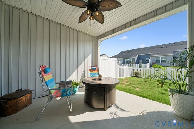 7242 Peyton Randolph Ln, New Kent, VA 23124