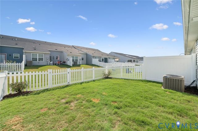 7242 Peyton Randolph Ln, New Kent, VA 23124