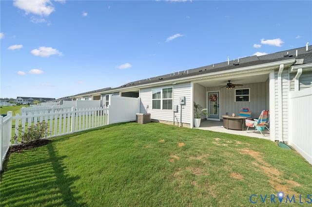 7242 Peyton Randolph Ln, New Kent, VA 23124