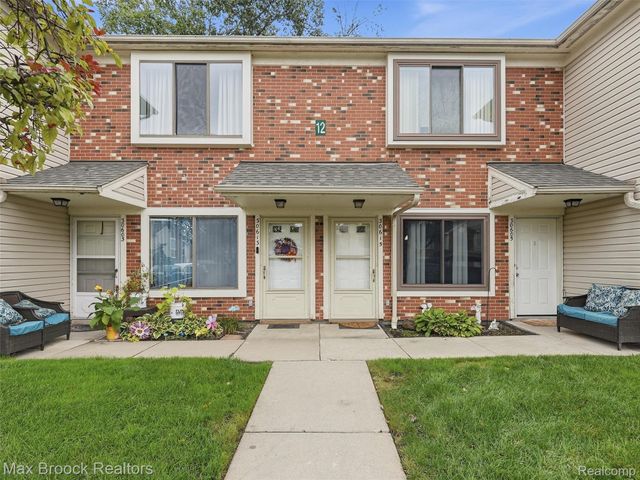 30613 Hidden Pines Lane, Roseville, MI 48066