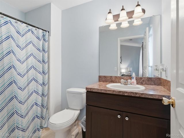 30613 Hidden Pines Lane, Roseville, MI 48066
