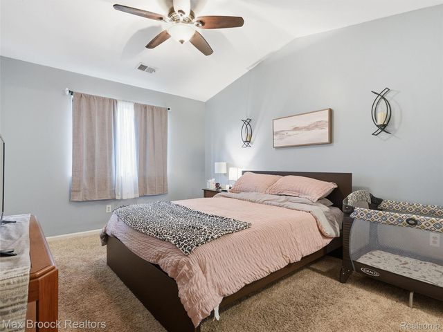 30613 Hidden Pines Lane, Roseville, MI 48066