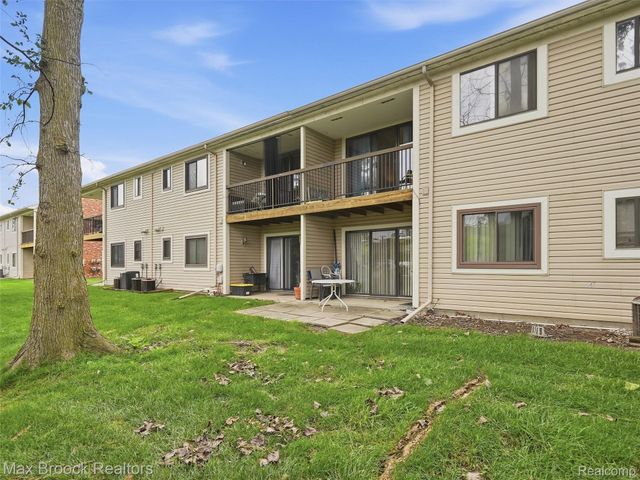 30613 Hidden Pines Lane, Roseville, MI 48066