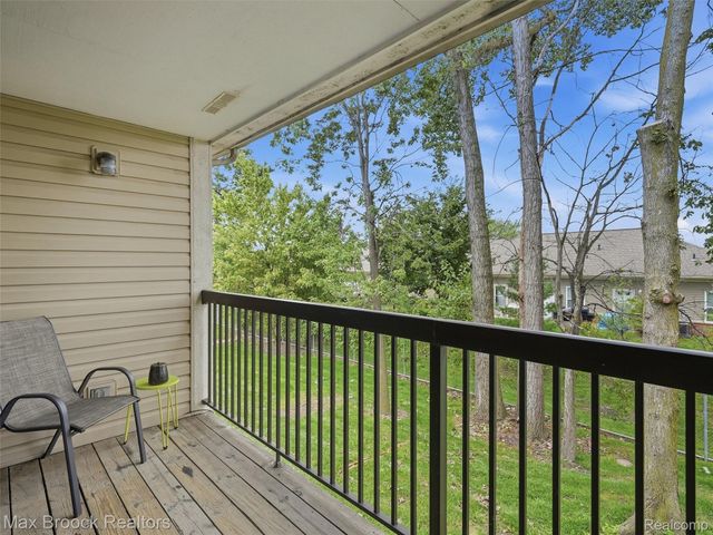 30613 Hidden Pines Lane, Roseville, MI 48066