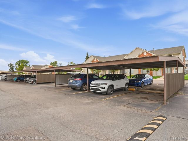 30613 Hidden Pines Lane, Roseville, MI 48066