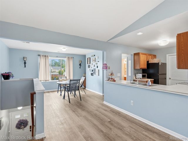 30613 Hidden Pines Lane, Roseville, MI 48066