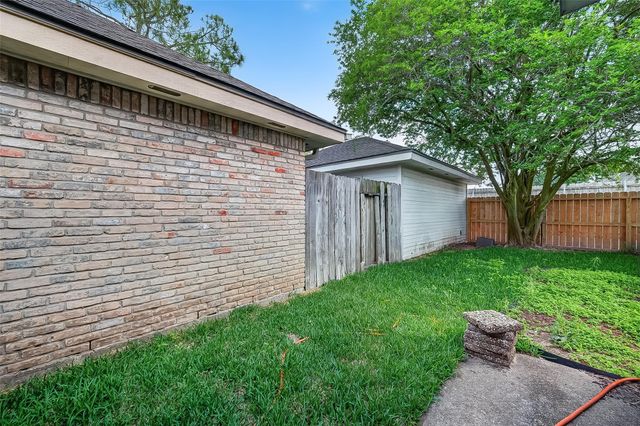 13825 Purplemartin Street, Houston, TX 77083