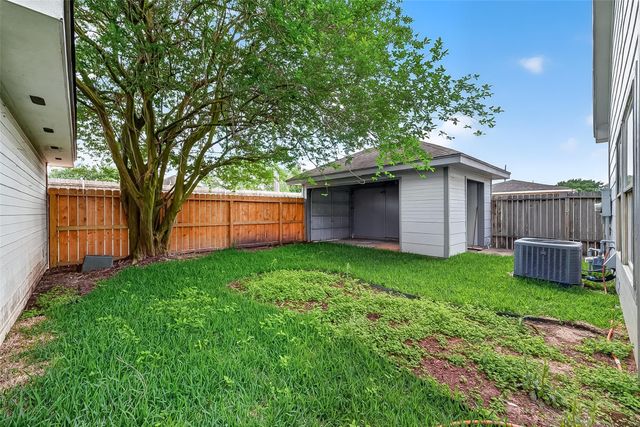 13825 Purplemartin Street, Houston, TX 77083