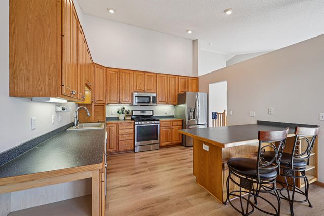 6112 Creek Line Drive, Minnetonka, MN 55345