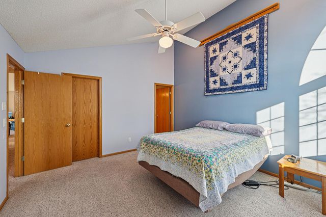 6112 Creek Line Drive, Minnetonka, MN 55345