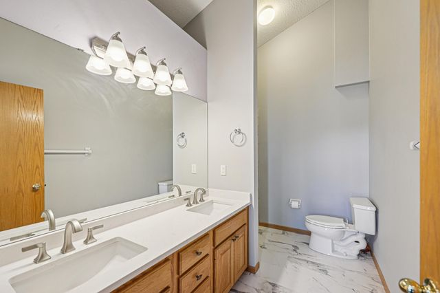 6112 Creek Line Drive, Minnetonka, MN 55345