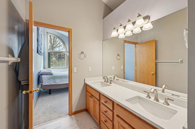 6112 Creek Line Drive, Minnetonka, MN 55345