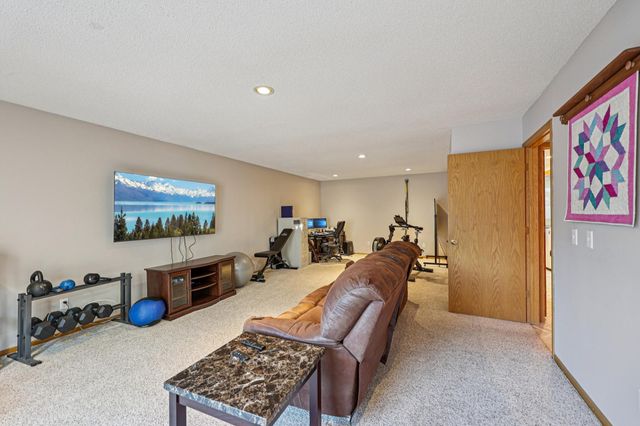 6112 Creek Line Drive, Minnetonka, MN 55345