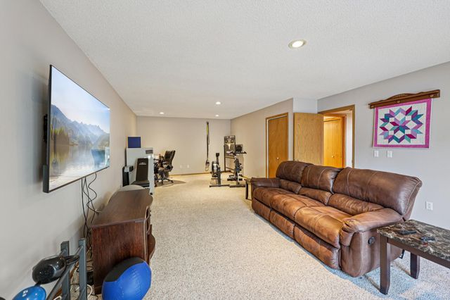 6112 Creek Line Drive, Minnetonka, MN 55345