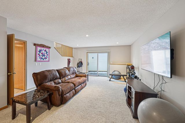 6112 Creek Line Drive, Minnetonka, MN 55345