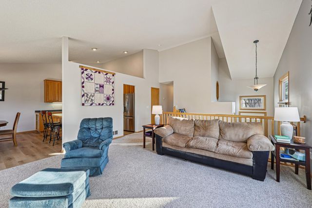 6112 Creek Line Drive, Minnetonka, MN 55345