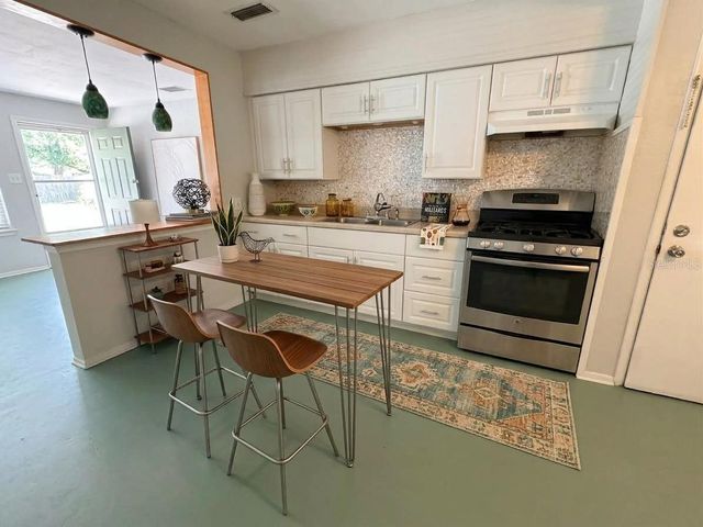2401 QUINCY STREET S, St Petersburg, FL 33711