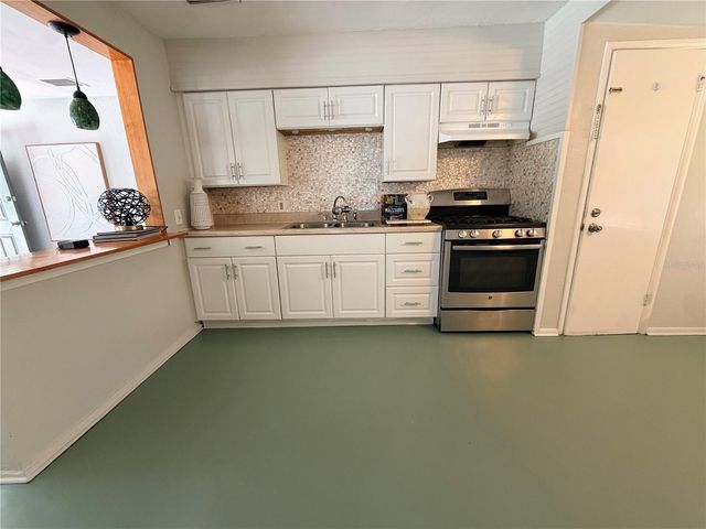 2401 QUINCY STREET S, St Petersburg, FL 33711