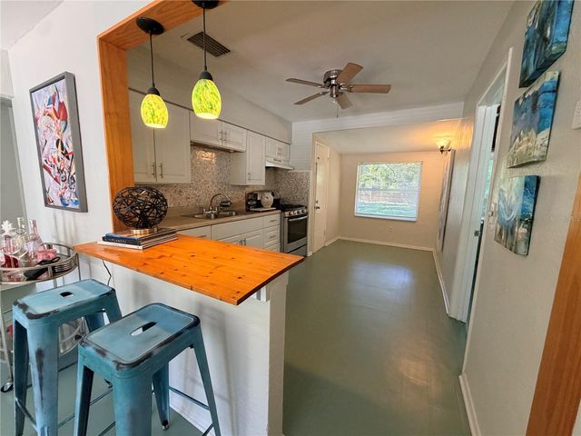 2401 QUINCY STREET S, St Petersburg, FL 33711