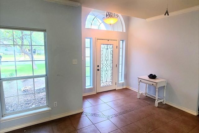 110 Palo Pinto Dr, Rockport, TX 78382