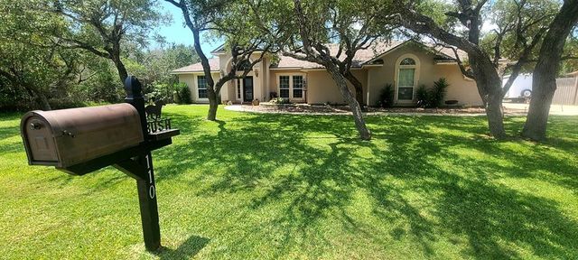 110 Palo Pinto Dr, Rockport, TX 78382