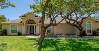 110 Palo Pinto Dr, Rockport, TX 78382