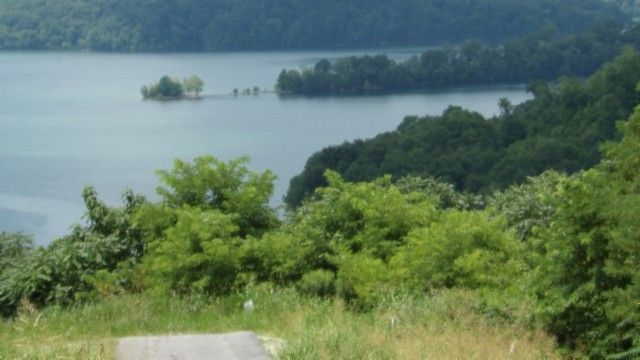 4 F Trout Lane, Hilham, TN 38568