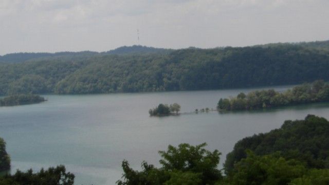 4 F Trout Lane, Hilham, TN 38568