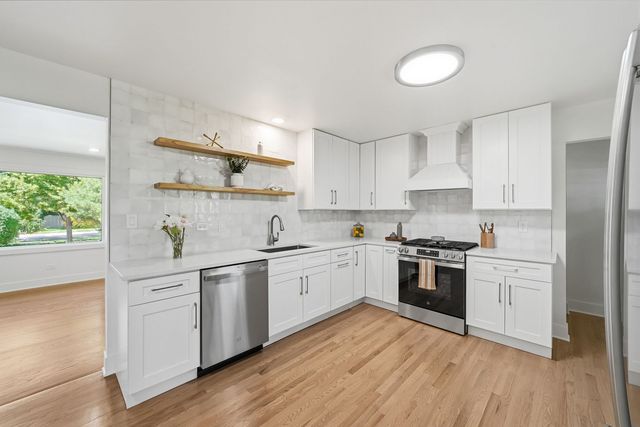 1801 N Iris Drive, Palatine, IL 60074