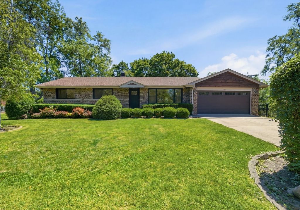 1801 N Iris Drive, Palatine, IL 60074