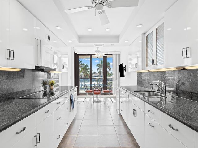 2727 S Ocean Boulevard 304, Highland Beach, FL 33487