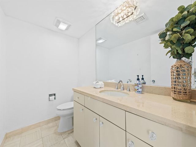 2727 S Ocean Boulevard 304, Highland Beach, FL 33487