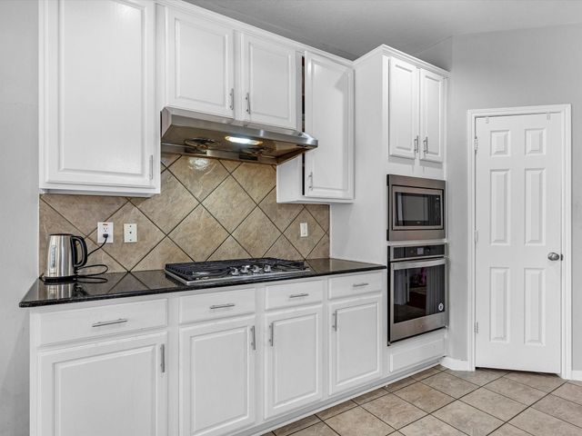 2507 Stonebury Lane, Sugar Land, TX 77479