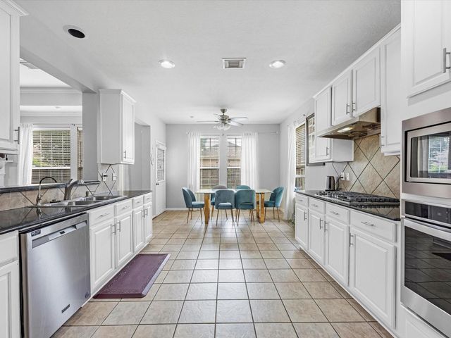 2507 Stonebury Lane, Sugar Land, TX 77479